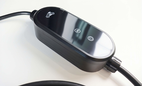 Buon prezzo CE 3kW Portable EV Charger 16A IP67 with 5m Cable in linea